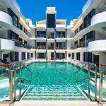 アパート New Stylish Beachside 2br With Pool And Garage エステポナ