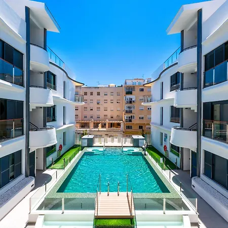 Lejlighed New Stylish Beachside 2br With Pool And Garage Estepona
