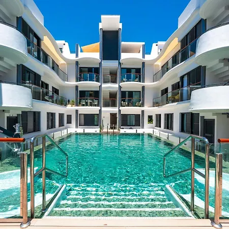 Lejlighed New Stylish Beachside 2br With Pool And Garage Estepona