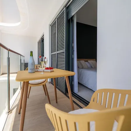 New Stylish Beachside 2br With Pool And Garage Lejlighed Estepona
